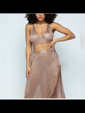 Bundle These 2 Summer Sets- Metallic Rose Knit And Blk and White Knit